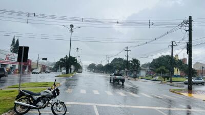 Imagem da notícia Costa Rica e Chapadão do Sul começam a semana com chuva e alerta de temporais